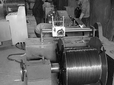 開始了一家創(chuàng)業(yè)公司并購買了拉絲機。